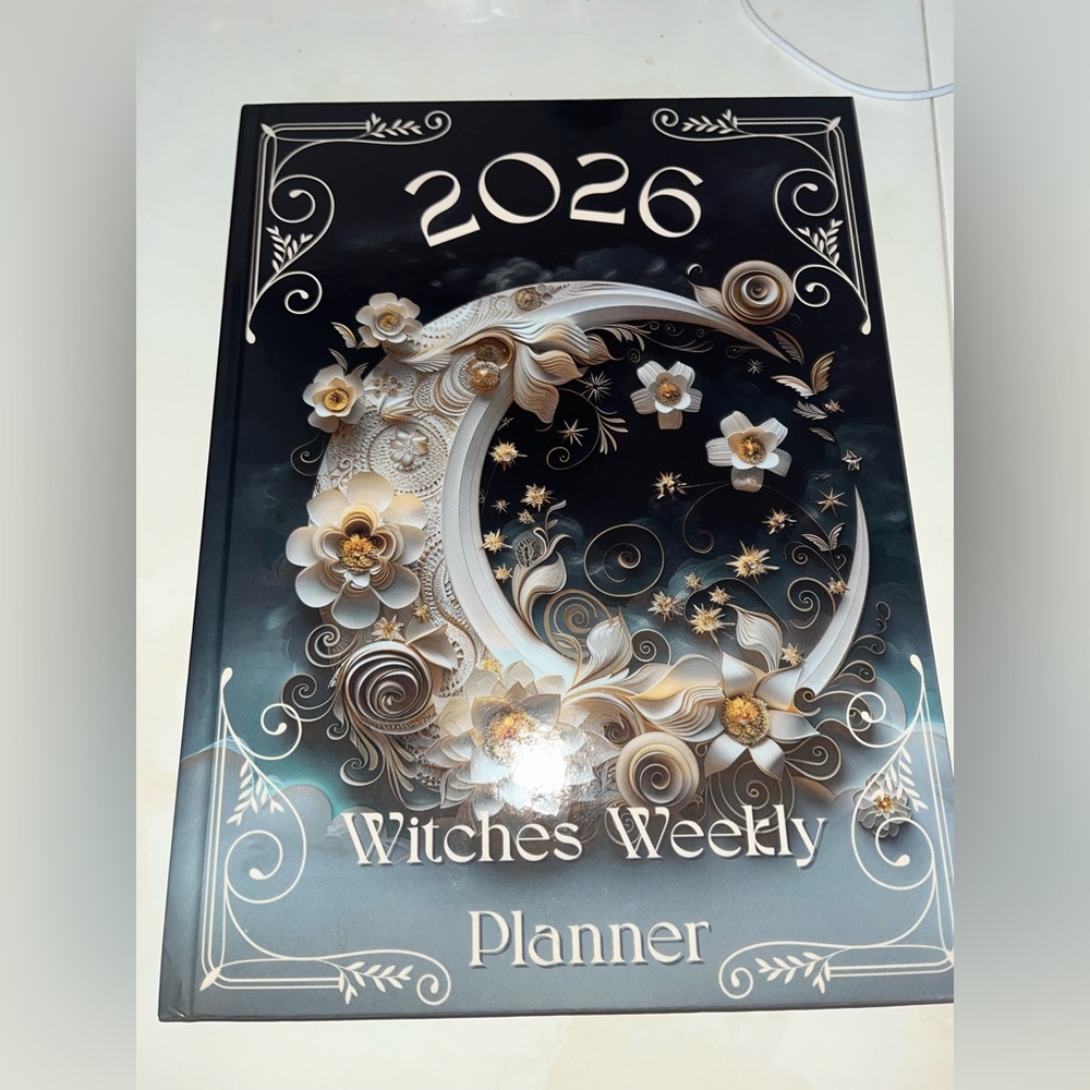Witches Weekly Planner 2026 - Gold and White Design-Hardcover